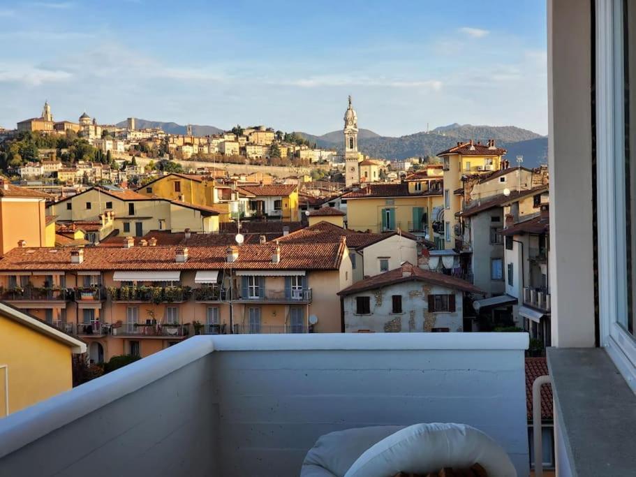 "La Me Ca" Intero Appartamento In Centro Con Vista Sui Colli Bergamo Exterior photo